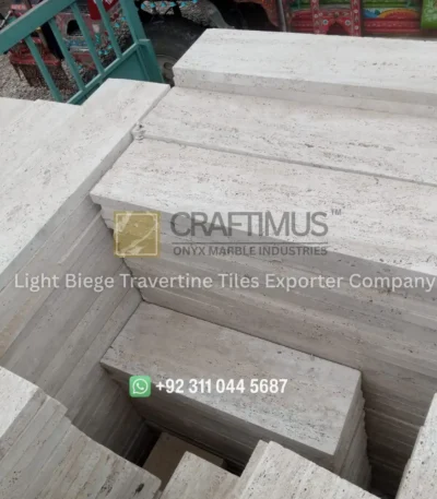 Light Beige Travertine Tiles Loading at Factory